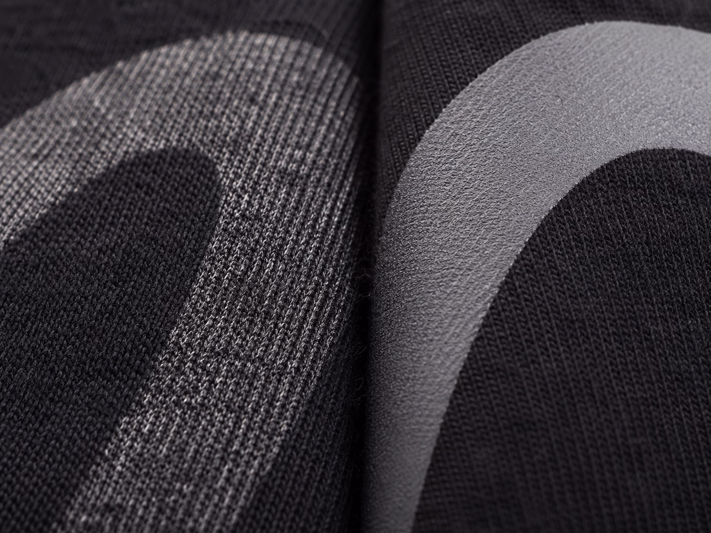 Close up of DTG print vs DTF print texture
